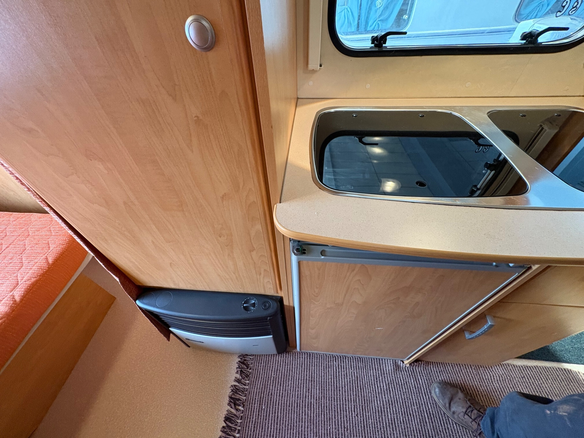Caravelair Caravan Luxe 426-posti 6-stufa