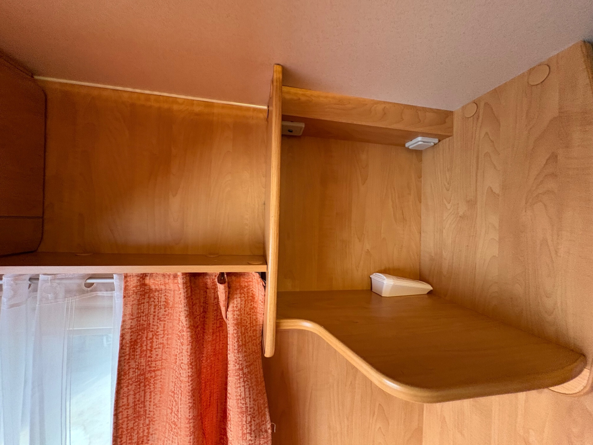 Caravelair Caravan Luxe 426-posti 6-stufa