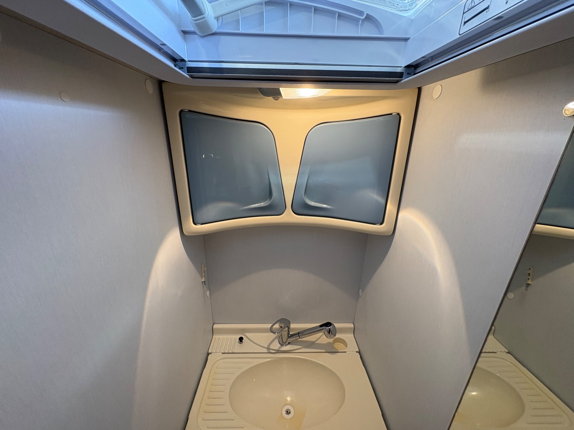 Caravelair Caravan Luxe 426-posti 6-stufa