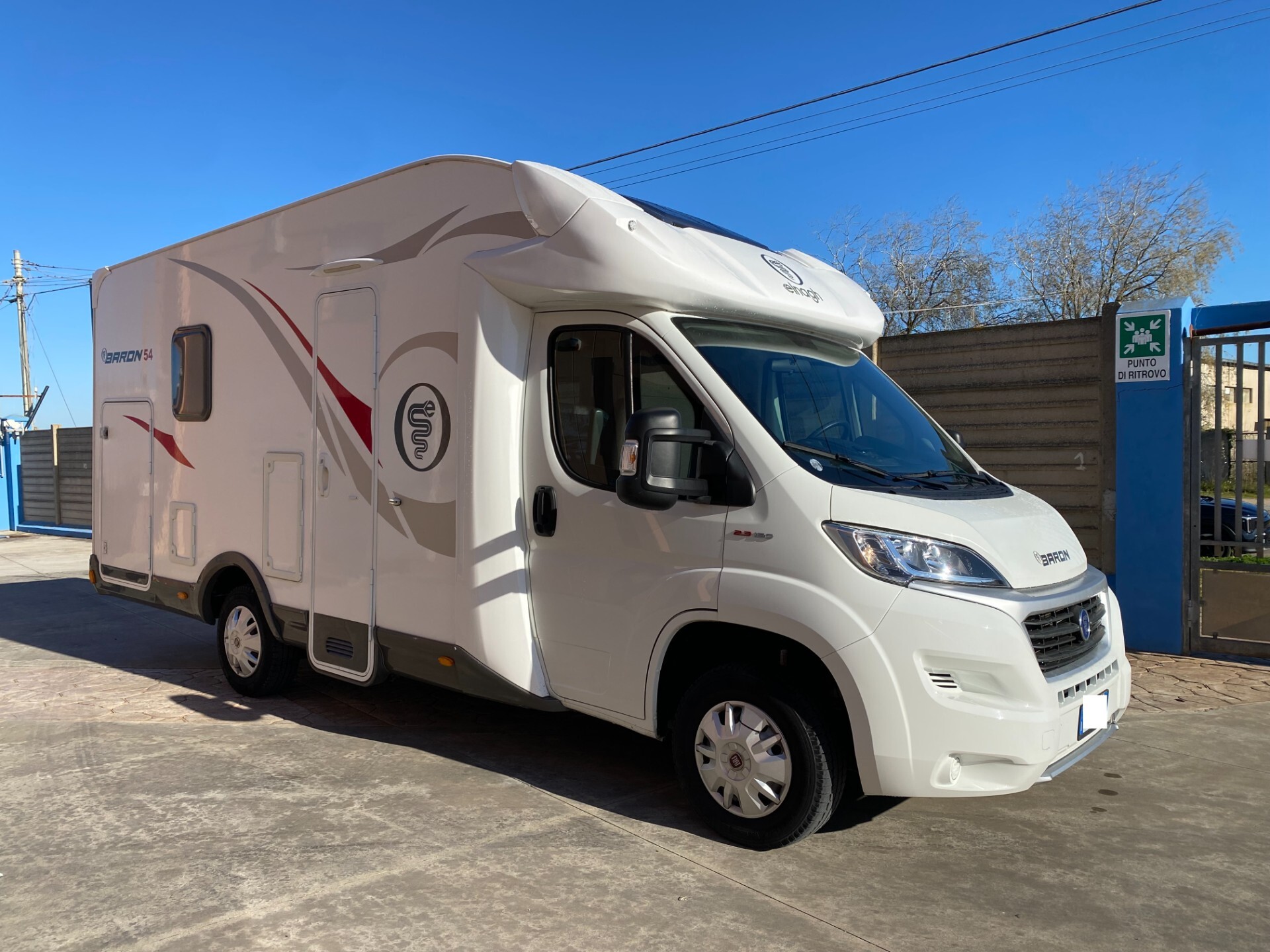 Elnagh Baron 54 G semintegrale con garage