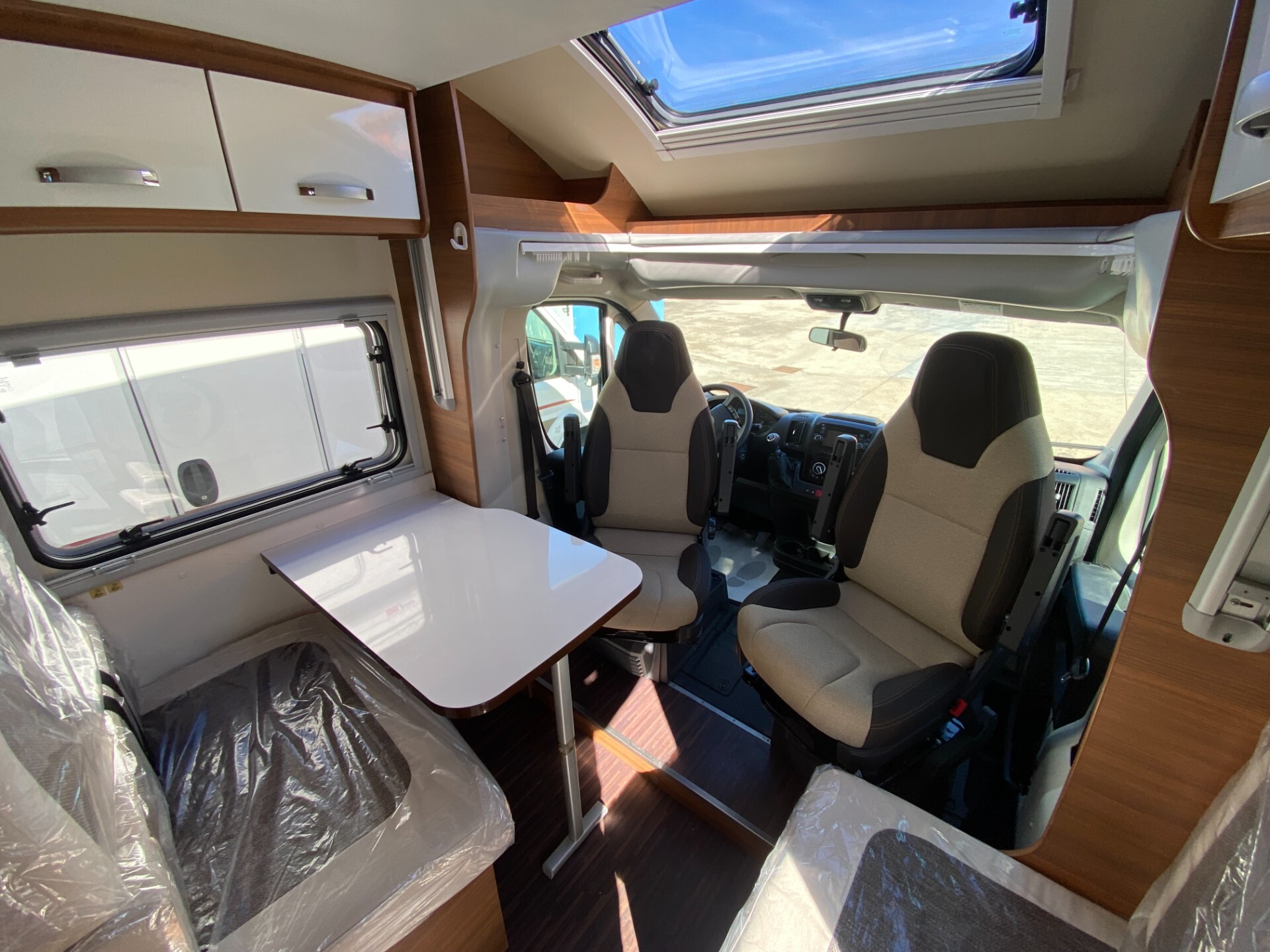 Elnagh Baron 54 G semintegrale con garage
