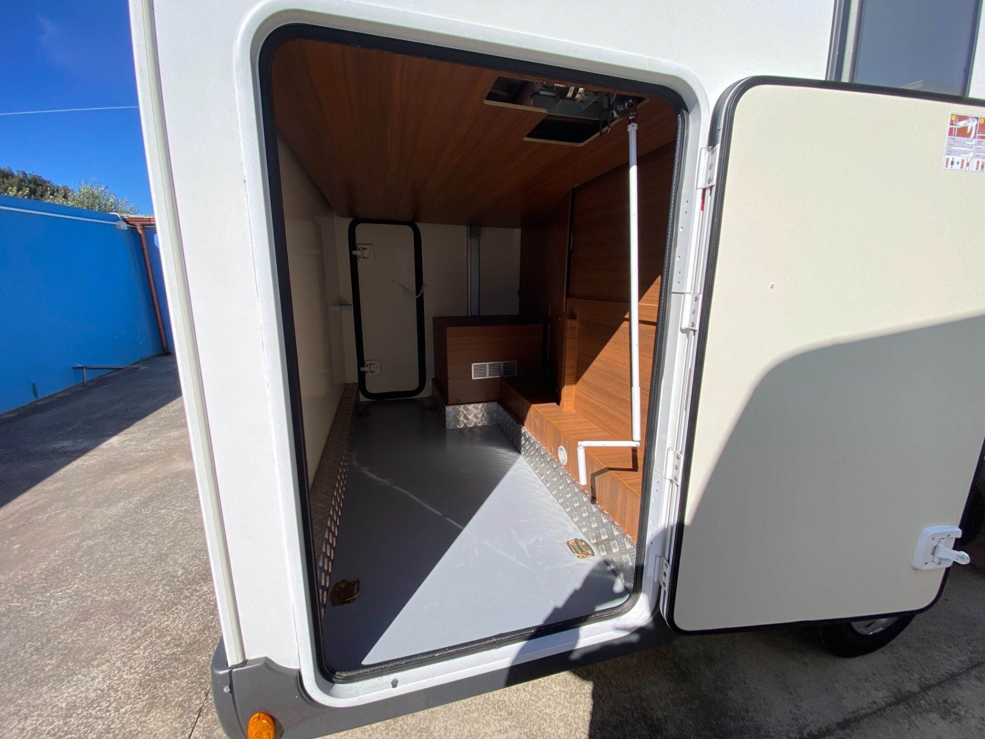 Elnagh Baron 54 G semintegrale con garage