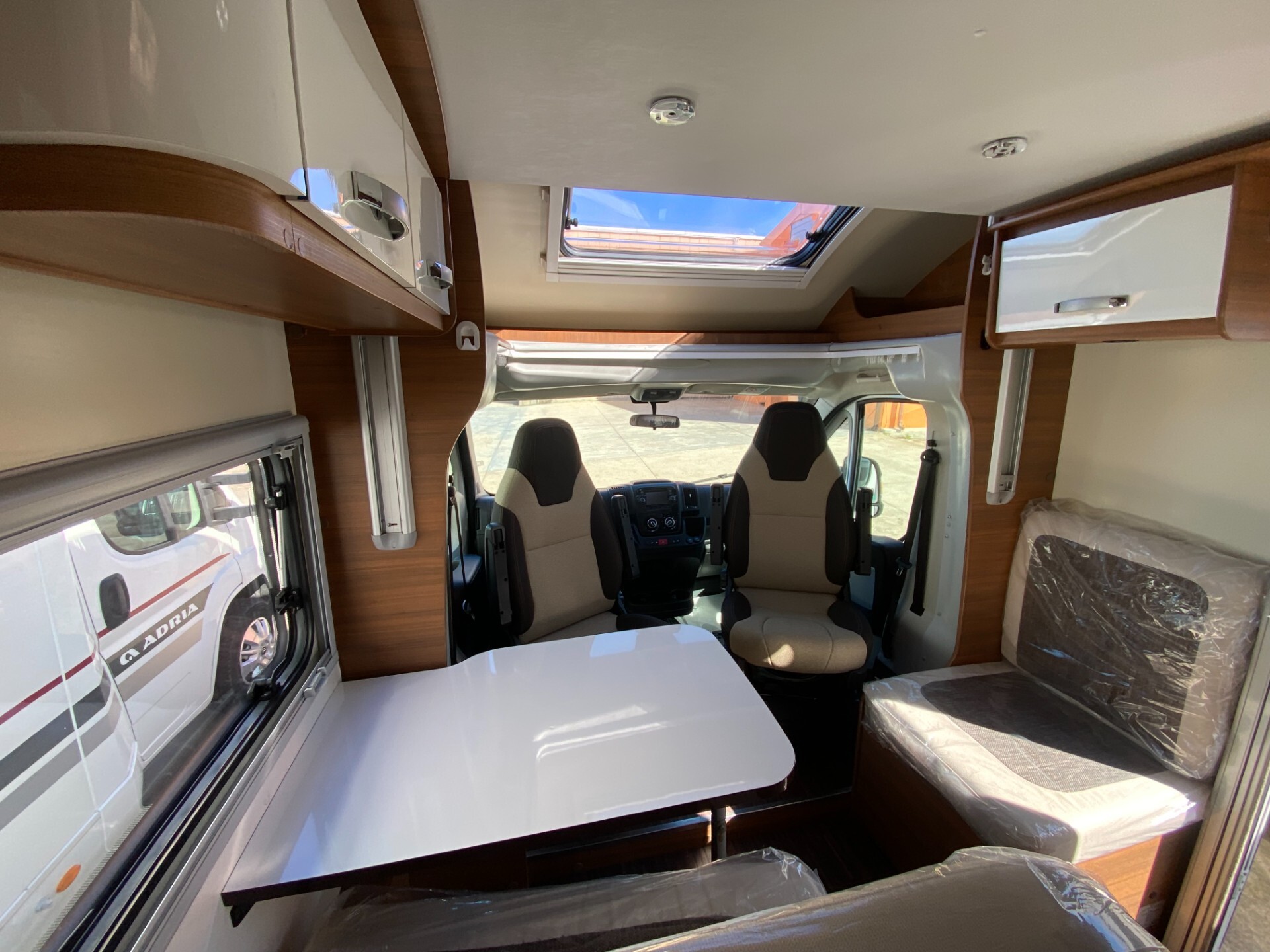 Elnagh Baron 54 G semintegrale con garage