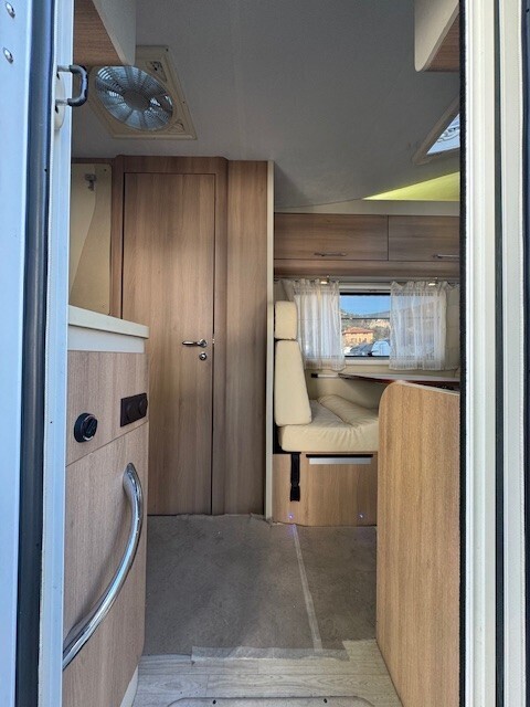 Riviera 75