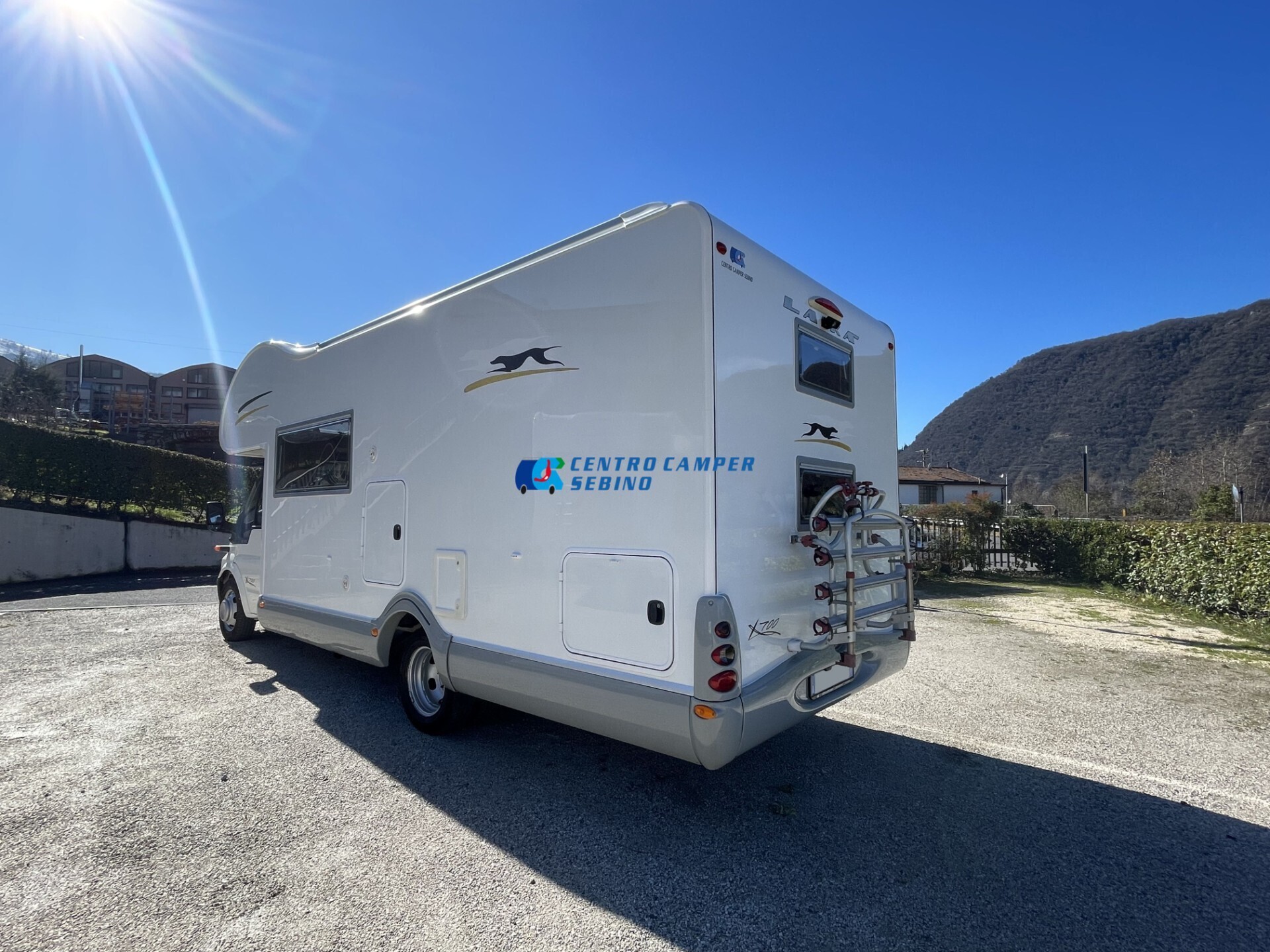 Laika X700 camper mansardato gemellato posteriore