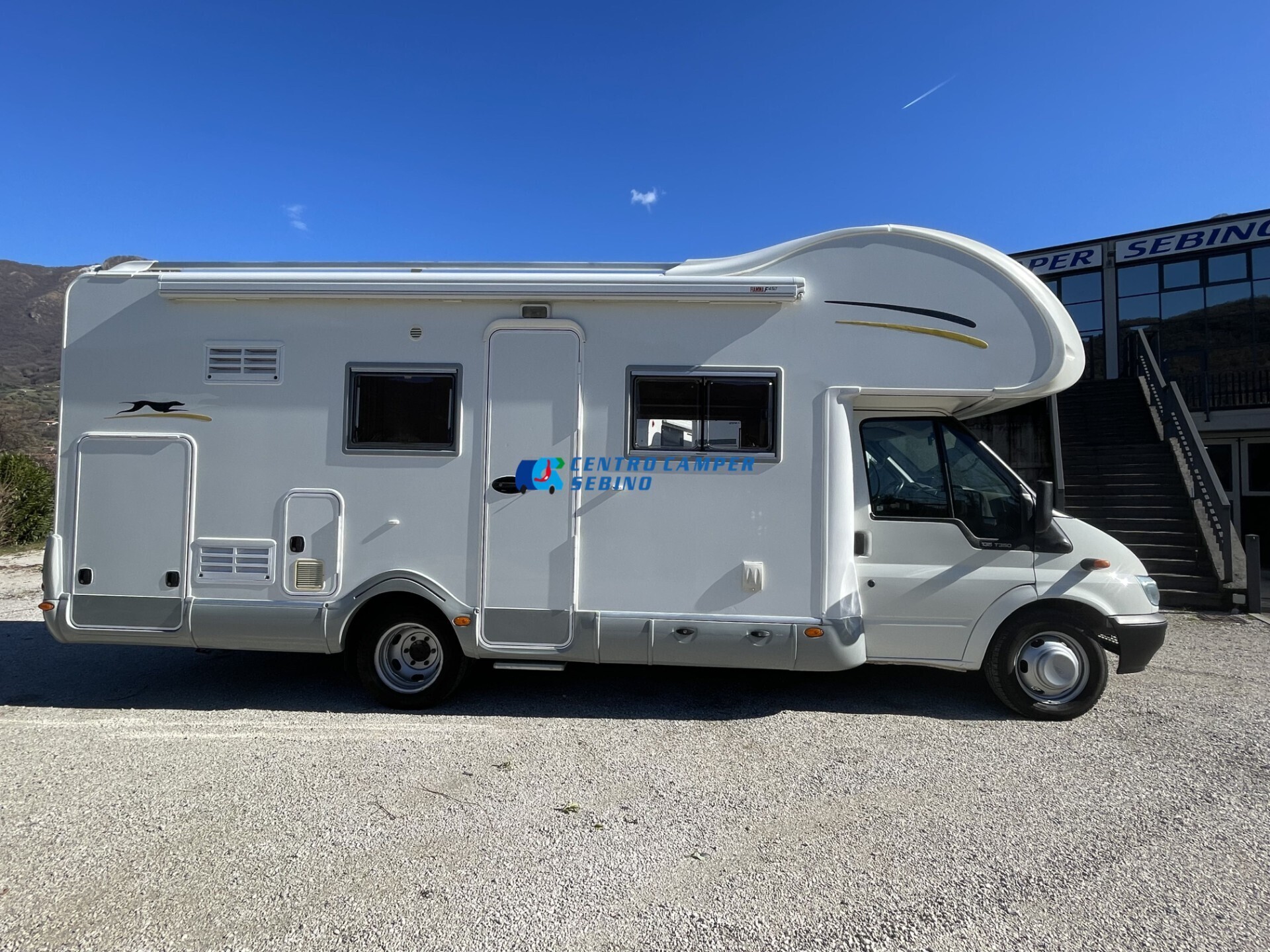 Laika X700 camper mansardato gemellato posteriore