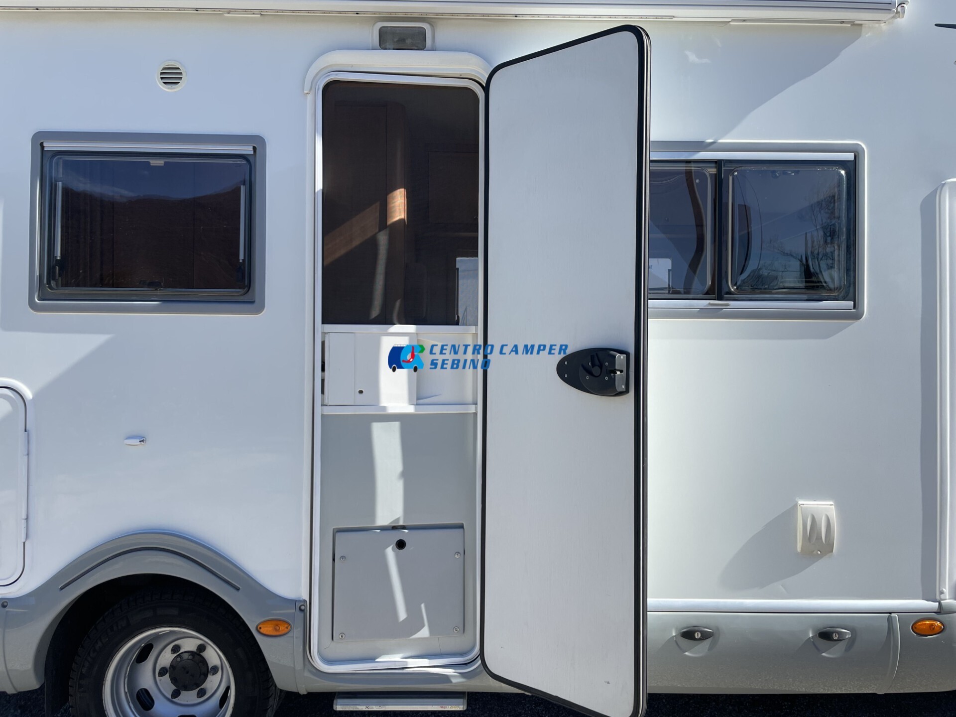 Laika X700 camper mansardato gemellato posteriore