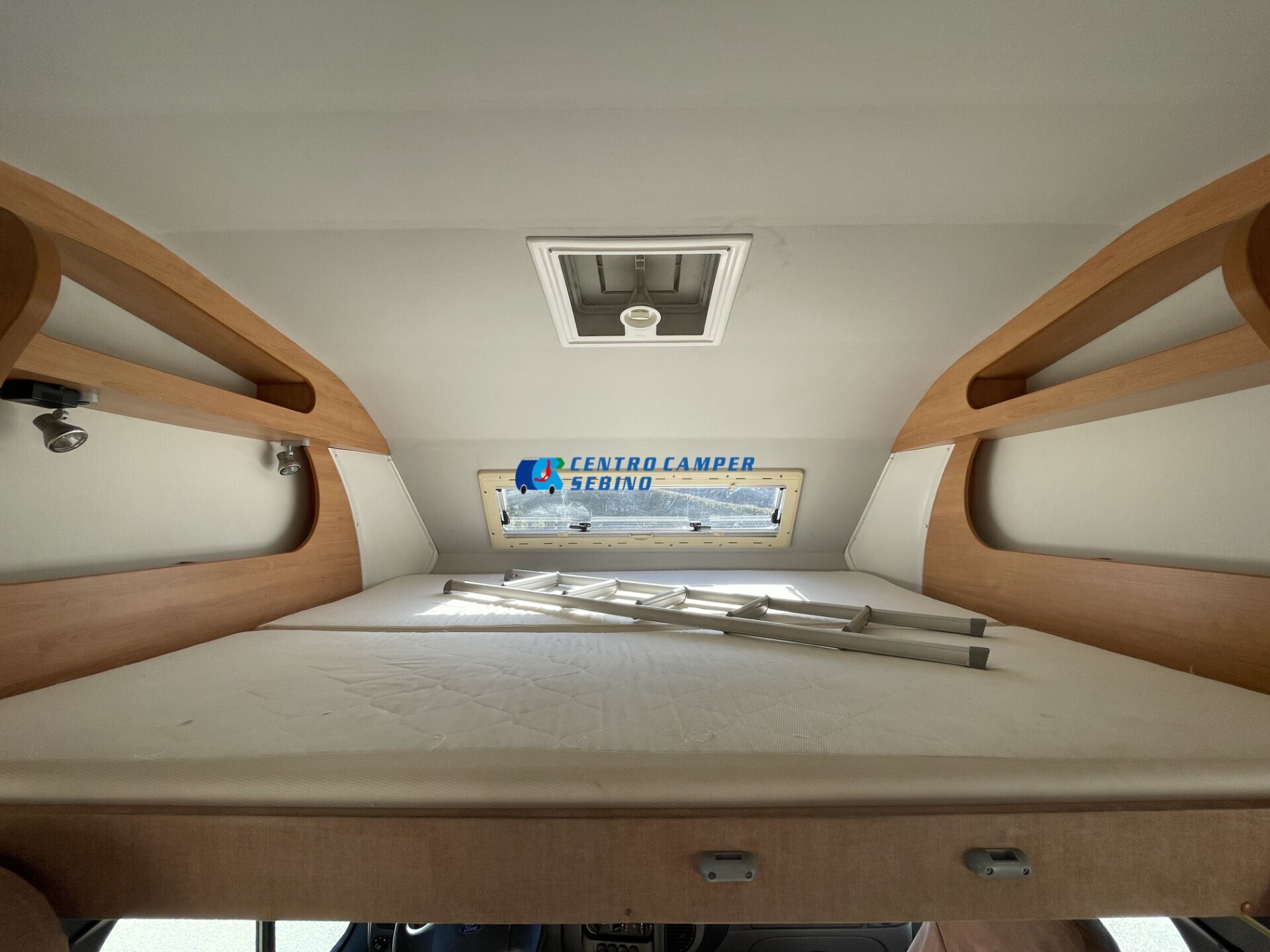 Laika X700 camper mansardato gemellato posteriore