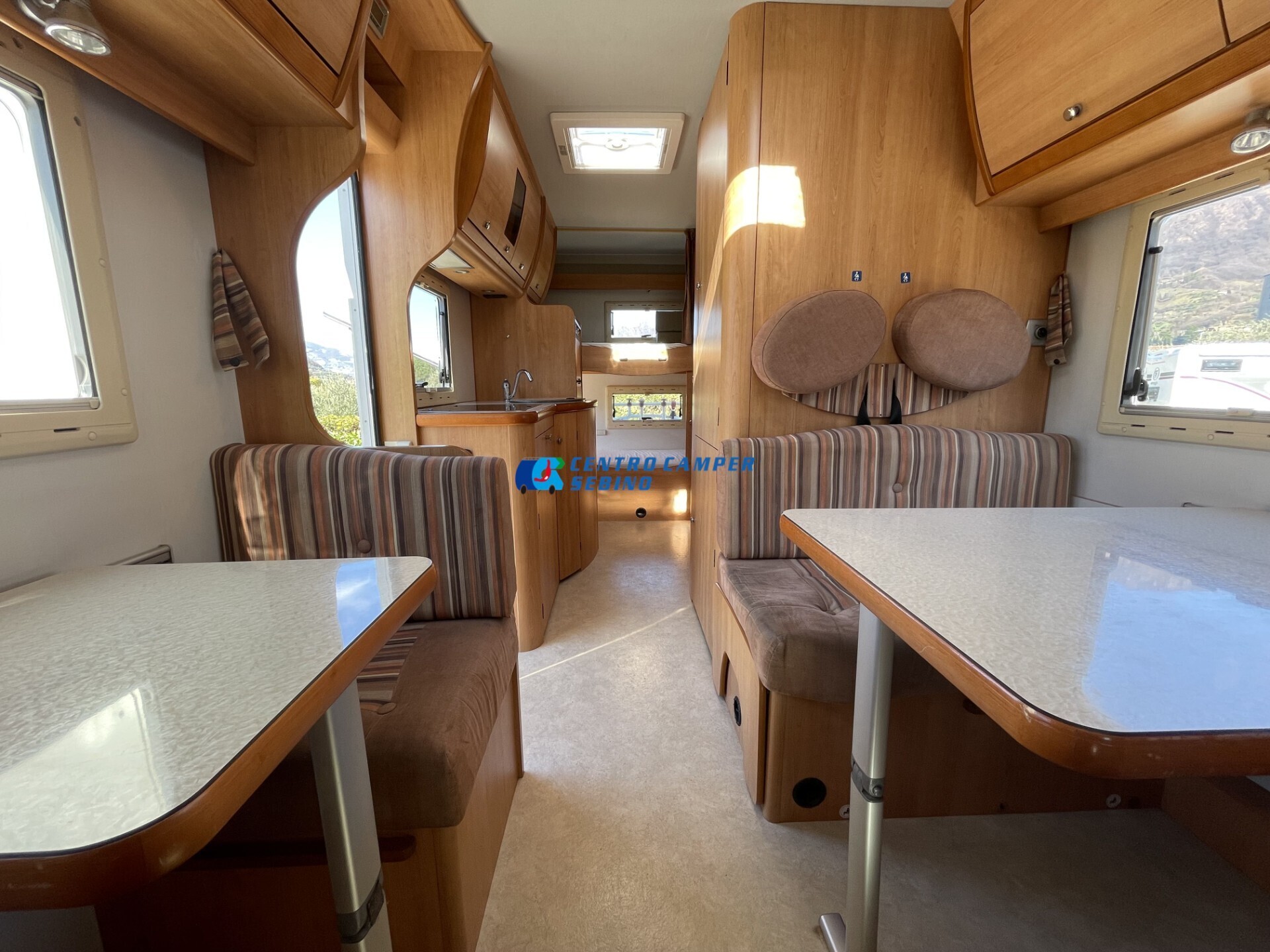 Laika X700 camper mansardato gemellato posteriore