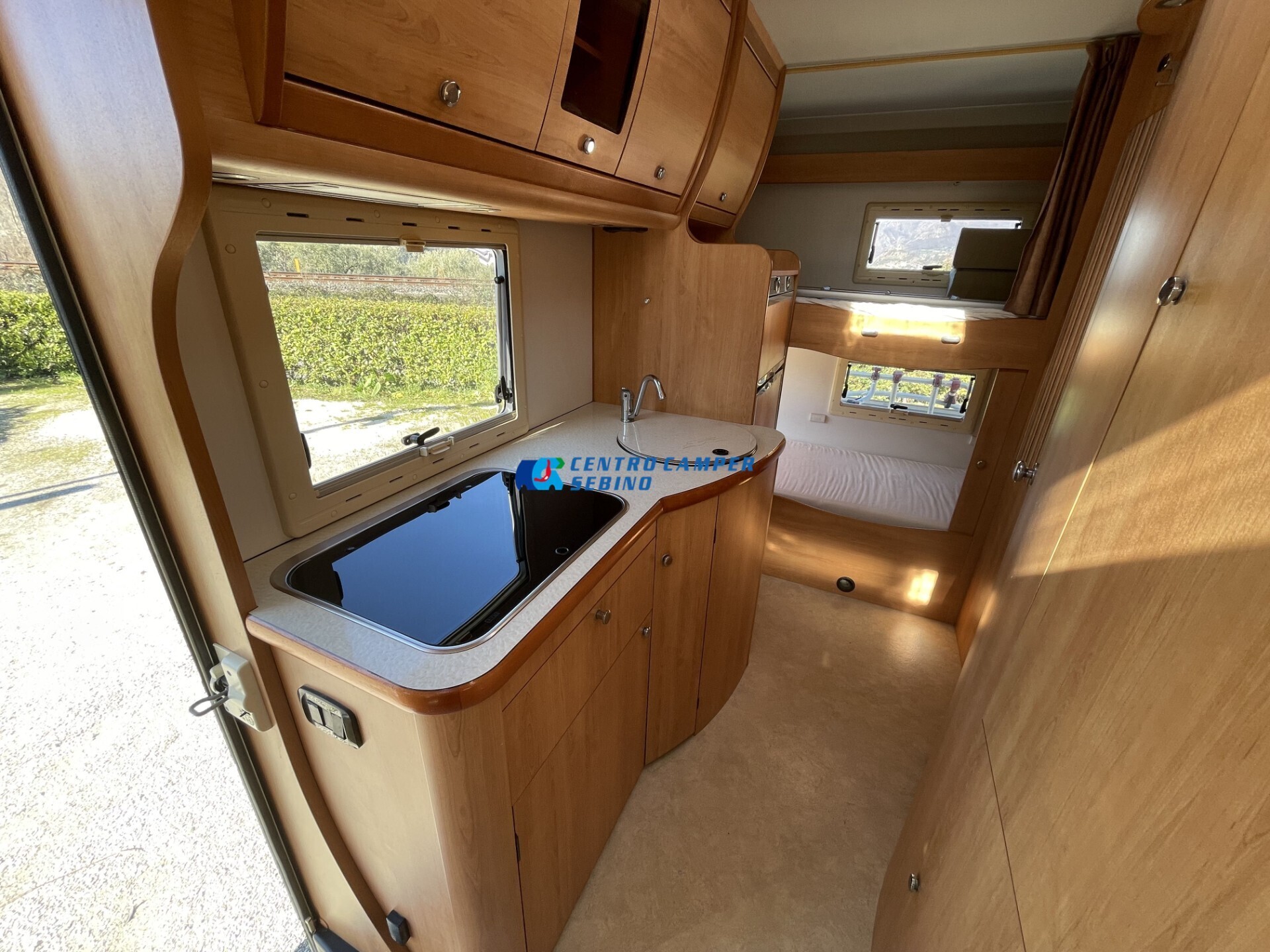 Laika X700 camper mansardato gemellato posteriore