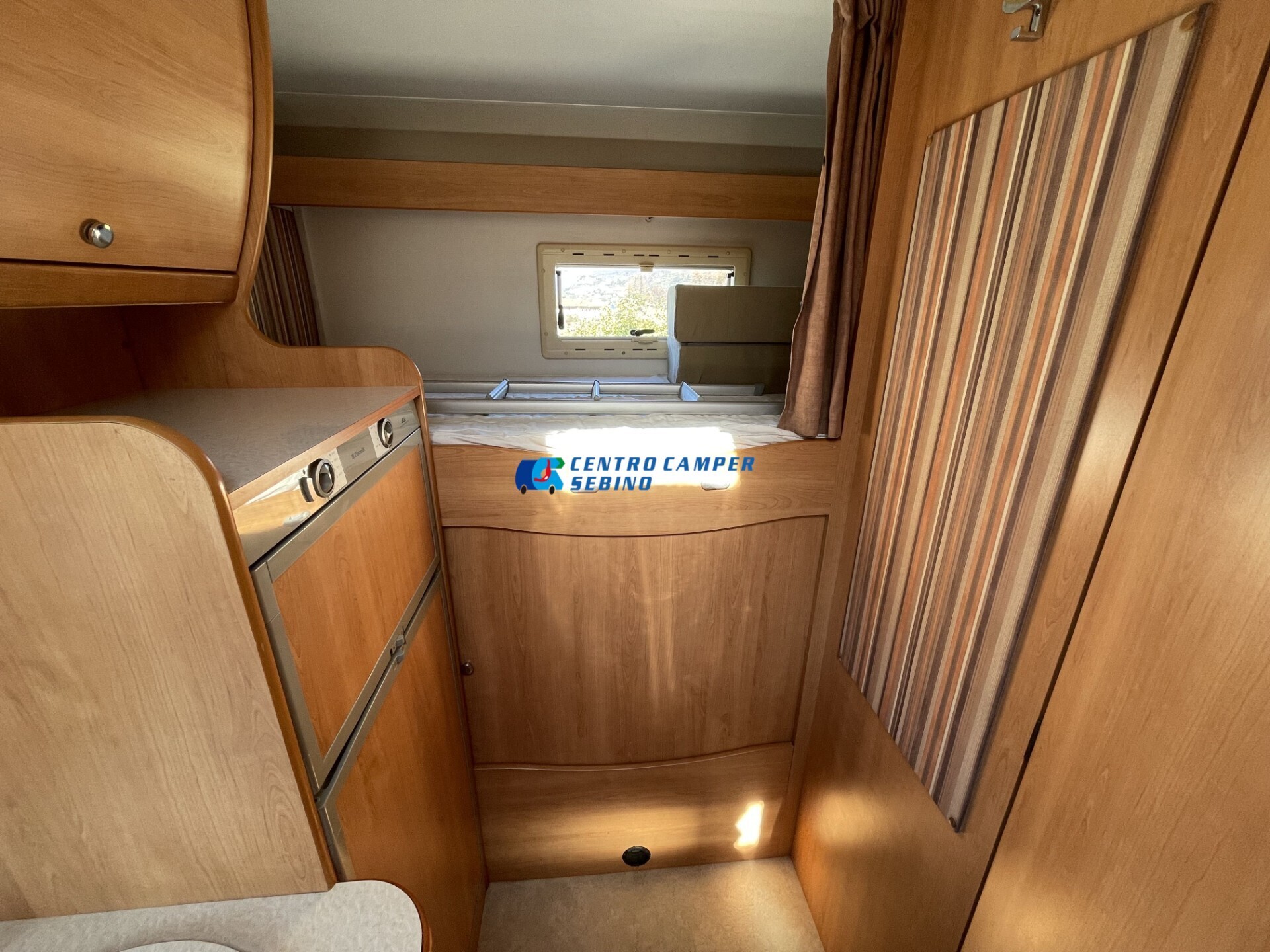 Laika X700 camper mansardato gemellato posteriore