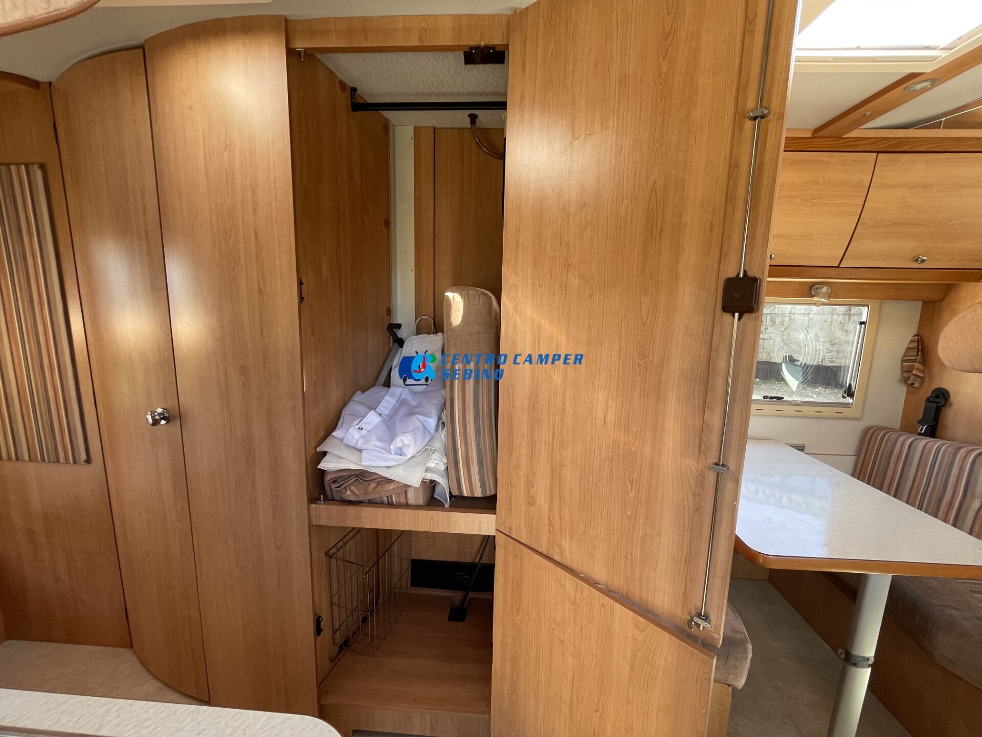 Laika X700 camper mansardato gemellato posteriore