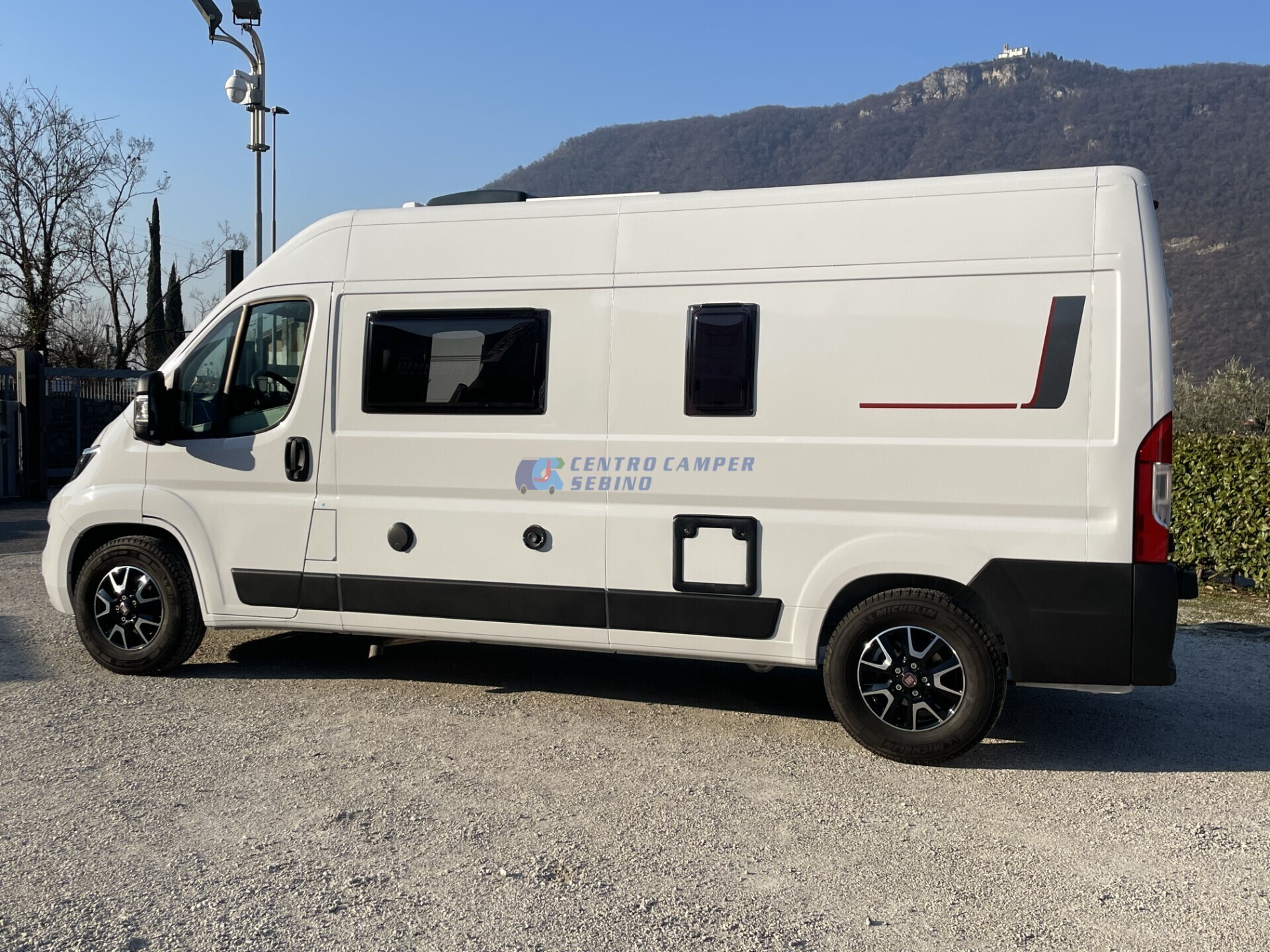 Roller Team Livingstone 2 2024 camper van 5,99 mt
