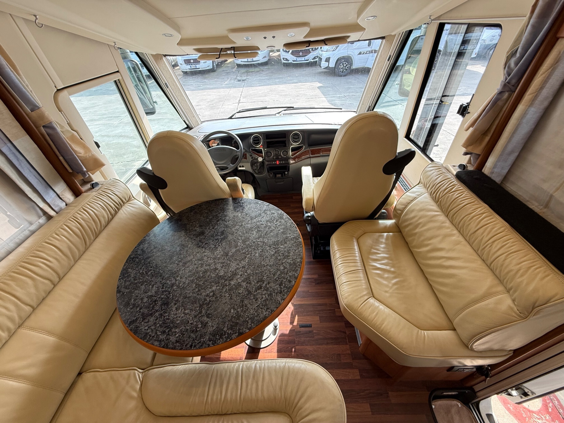 CARTHAGO CHIC S PLUS I 51 IVECO