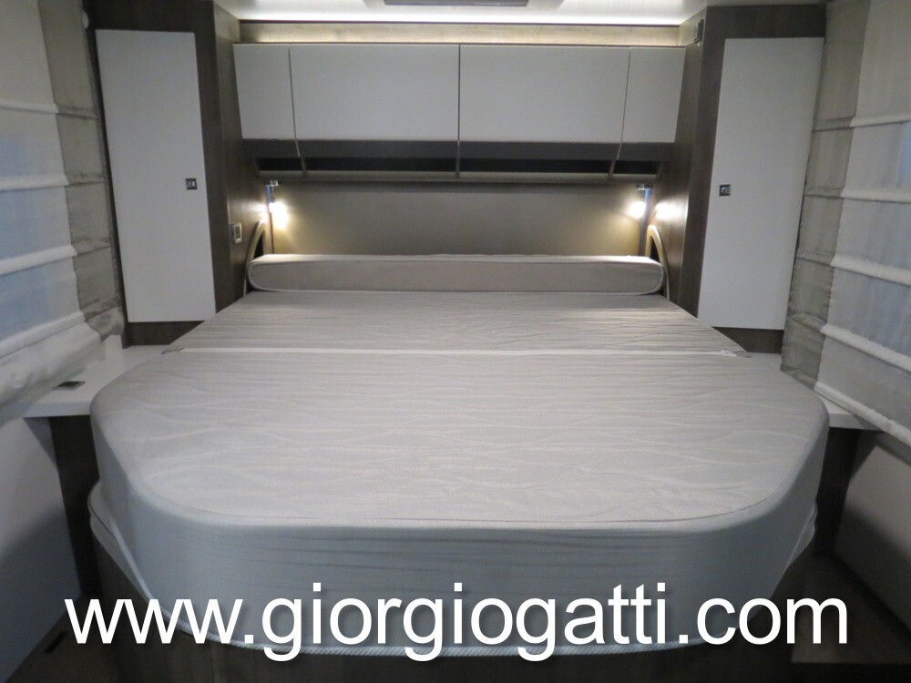 CAMPER MOTORHOME BENIMAR AMPHITRYON 997 CON LETTO 