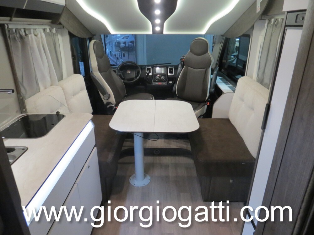 CAMPER MOTORHOME BENIMAR AMPHITRYON 997 CON LETTO 