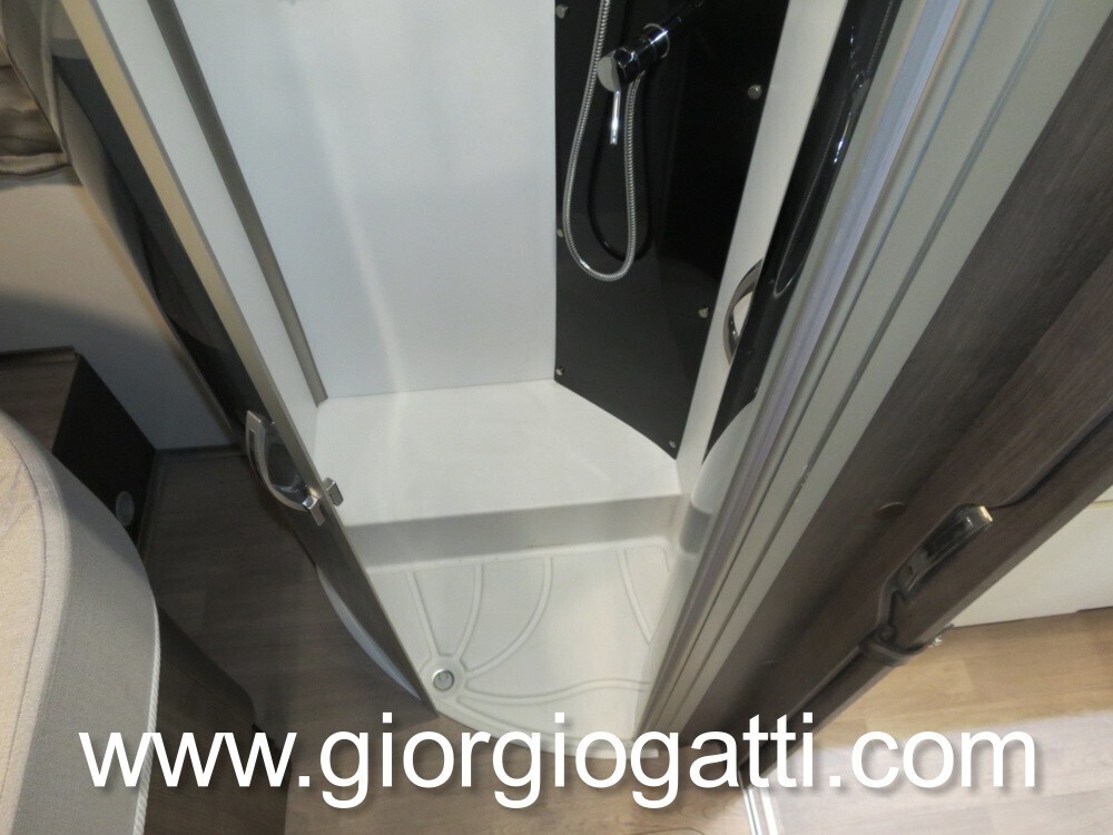 CAMPER MOTORHOME BENIMAR AMPHITRYON 997 CON LETTO 