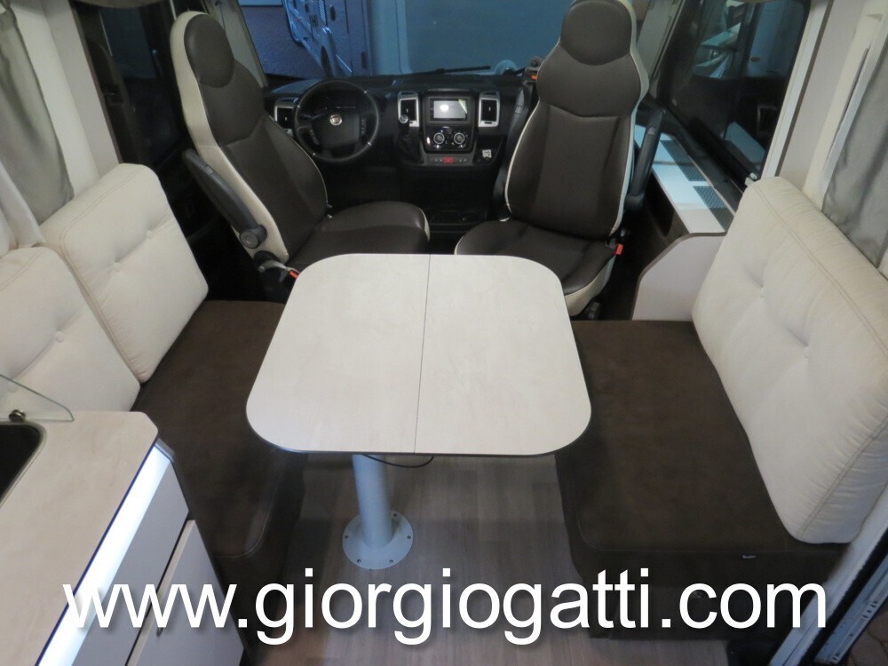 CAMPER MOTORHOME BENIMAR AMPHITRYON 997 CON LETTO 