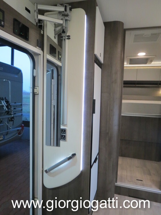 CAMPER MOTORHOME BENIMAR AMPHITRYON 997 CON LETTO 