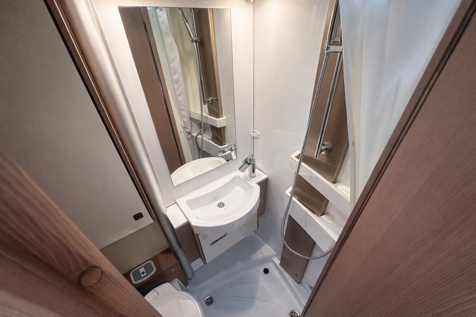 MOTORHOME BUERSTNER IXEO I 690 G - LETTI GEMELLI, 