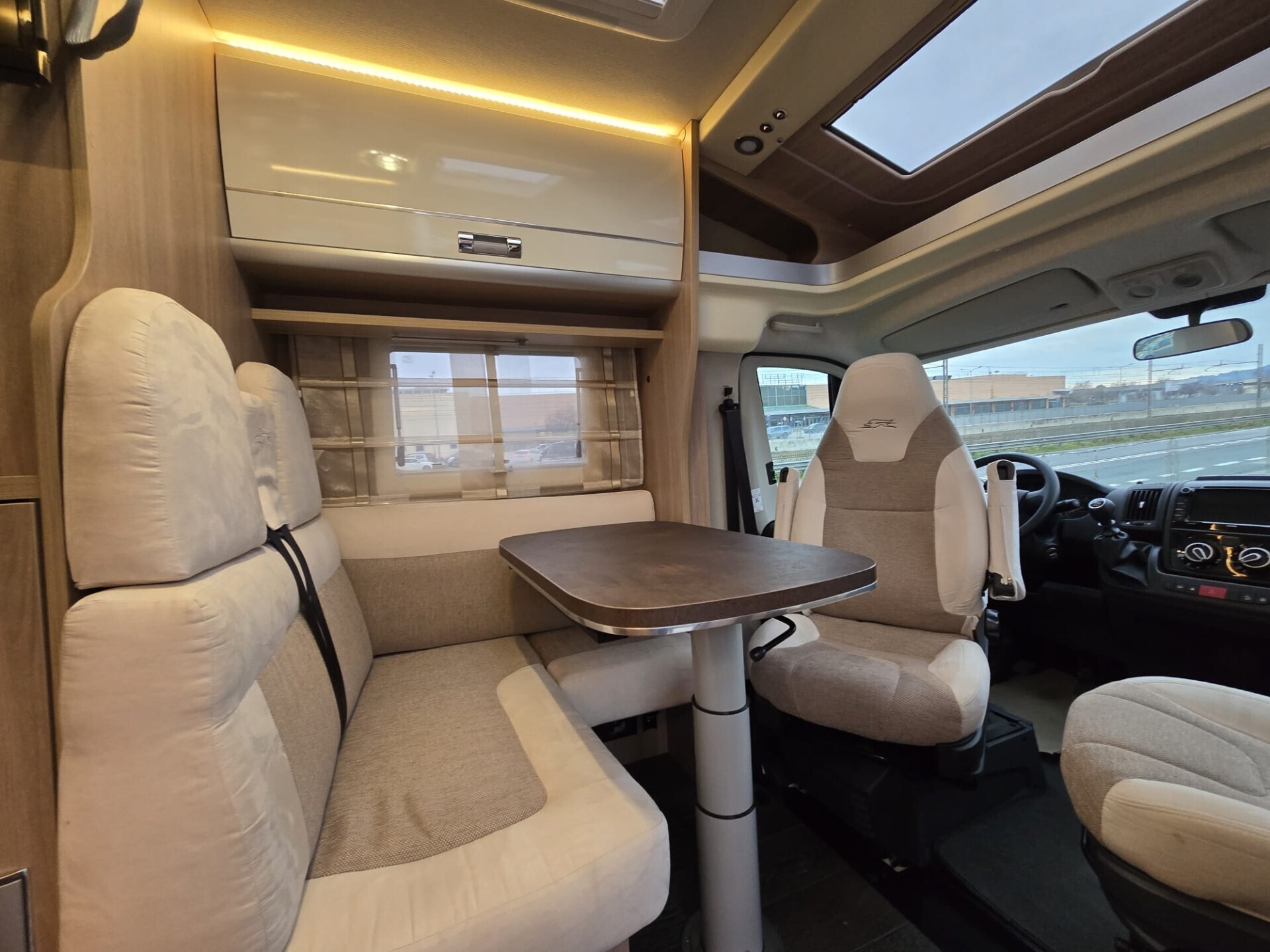 Laika ECOVIP 112 CAMPER SEMINTEGRALE LETTO NAUTICO