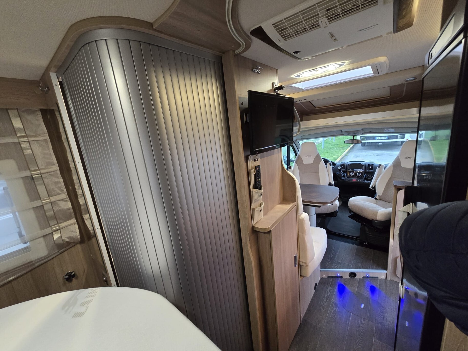 Laika ECOVIP 112 CAMPER SEMINTEGRALE LETTO NAUTICO