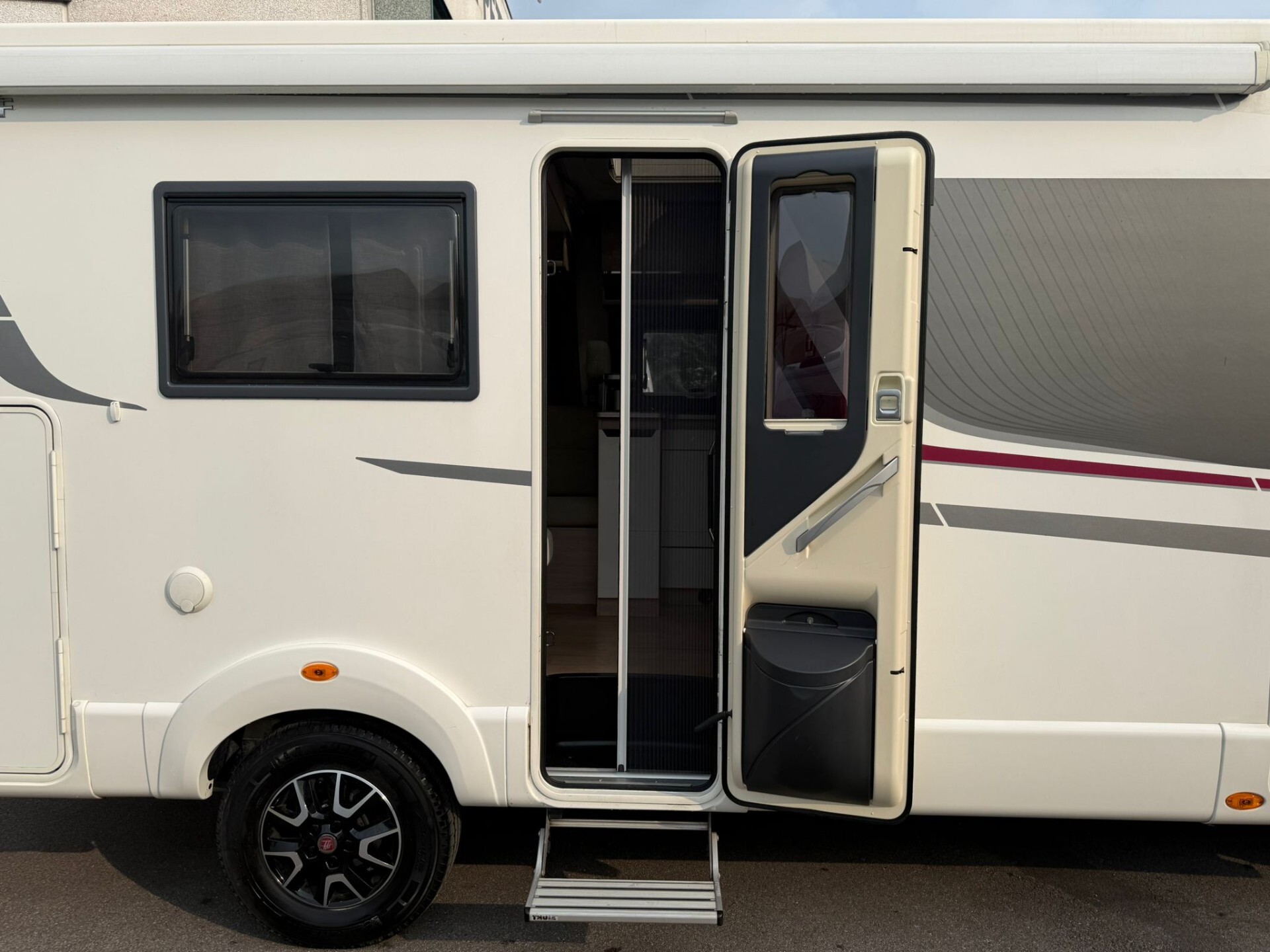 Rapido 854F motorhome dimette in coda