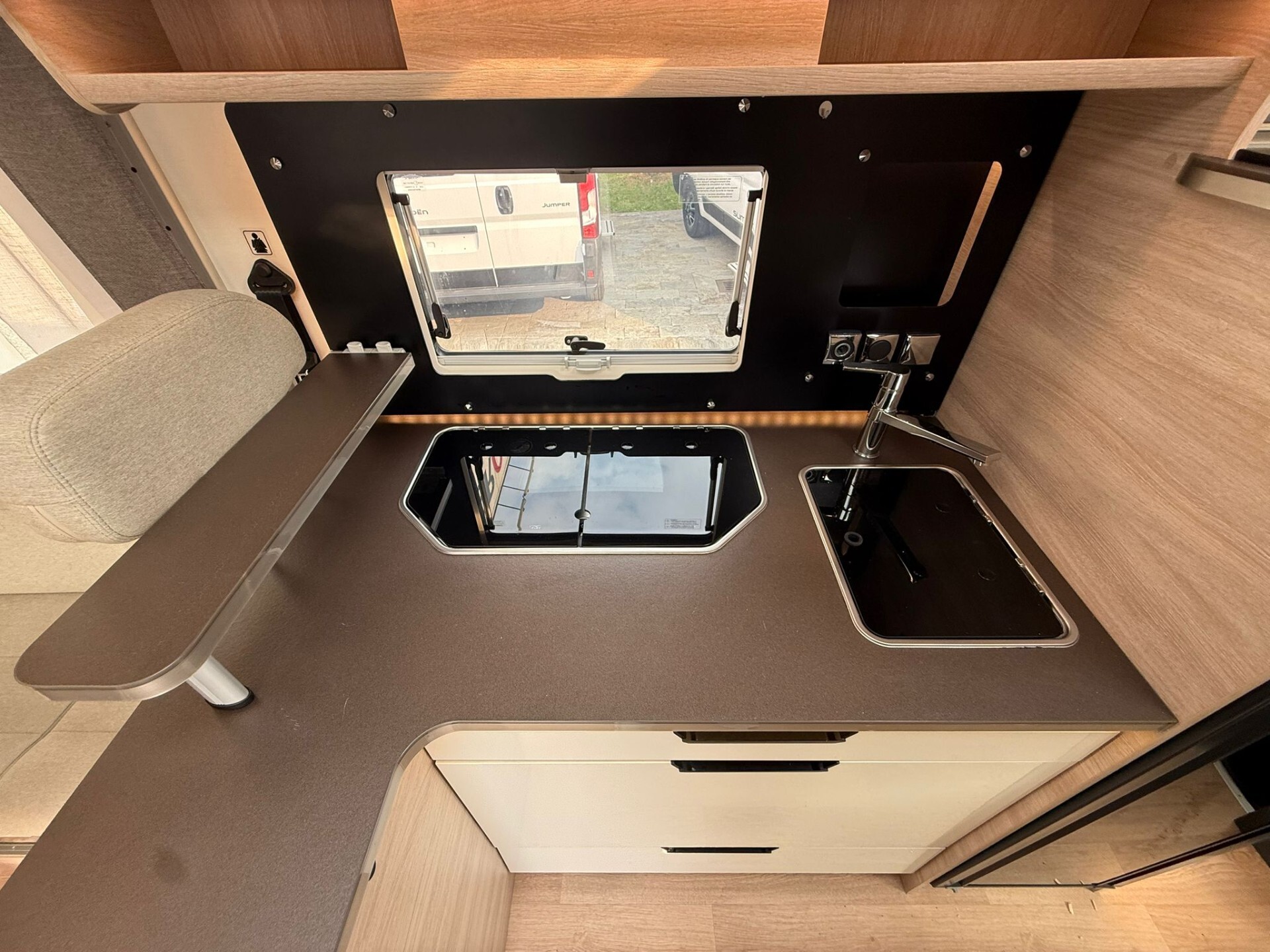 Rapido 854F motorhome dimette in coda