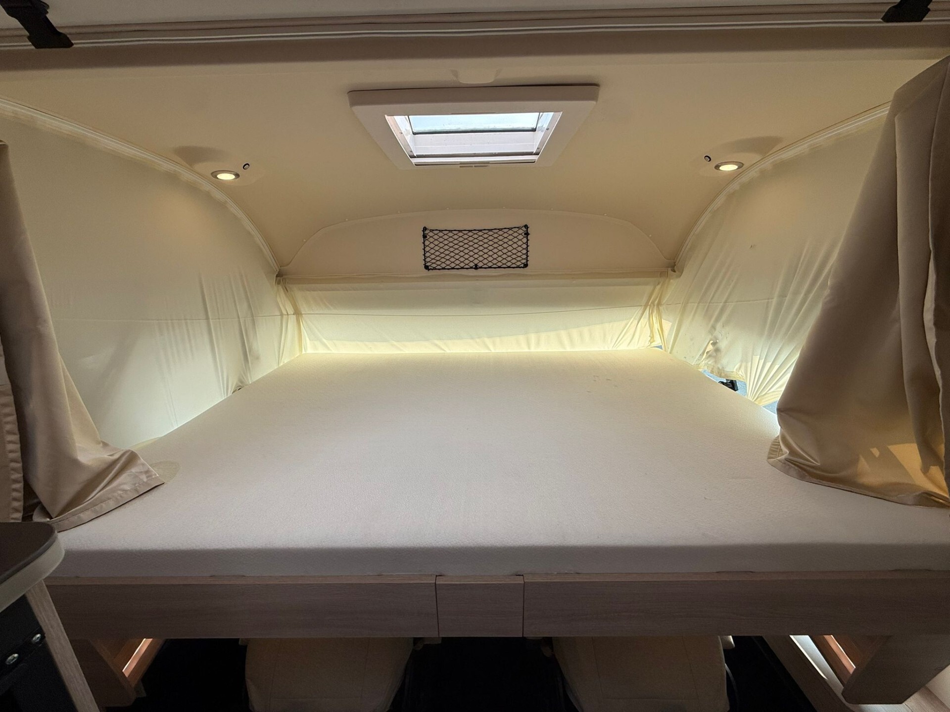 Rapido 854F motorhome dimette in coda