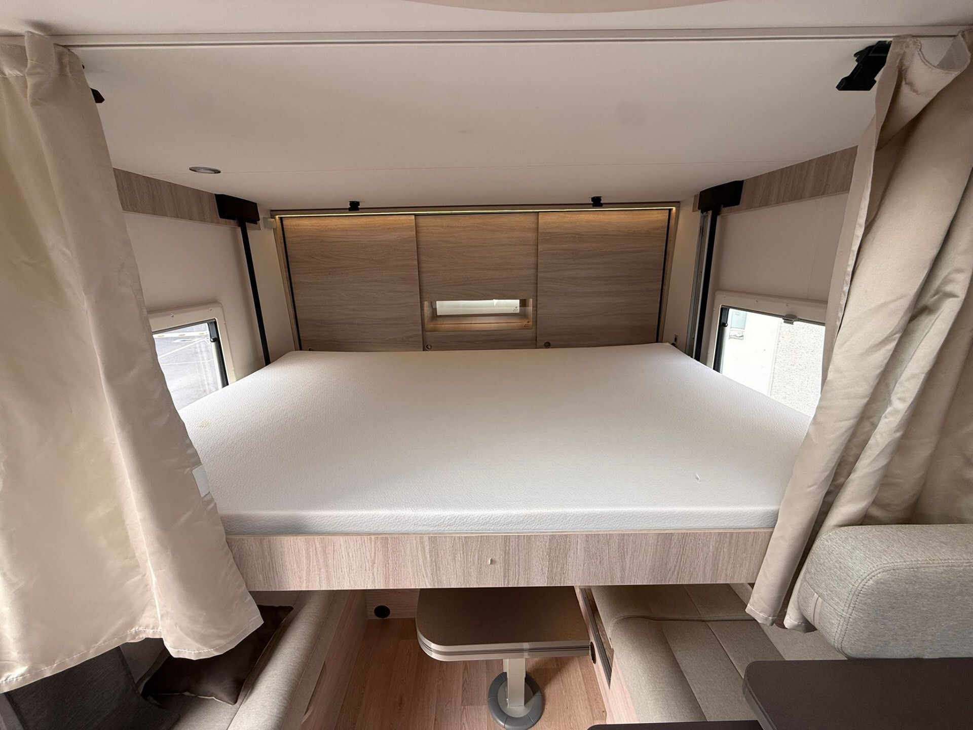Rapido 854F motorhome dimette in coda