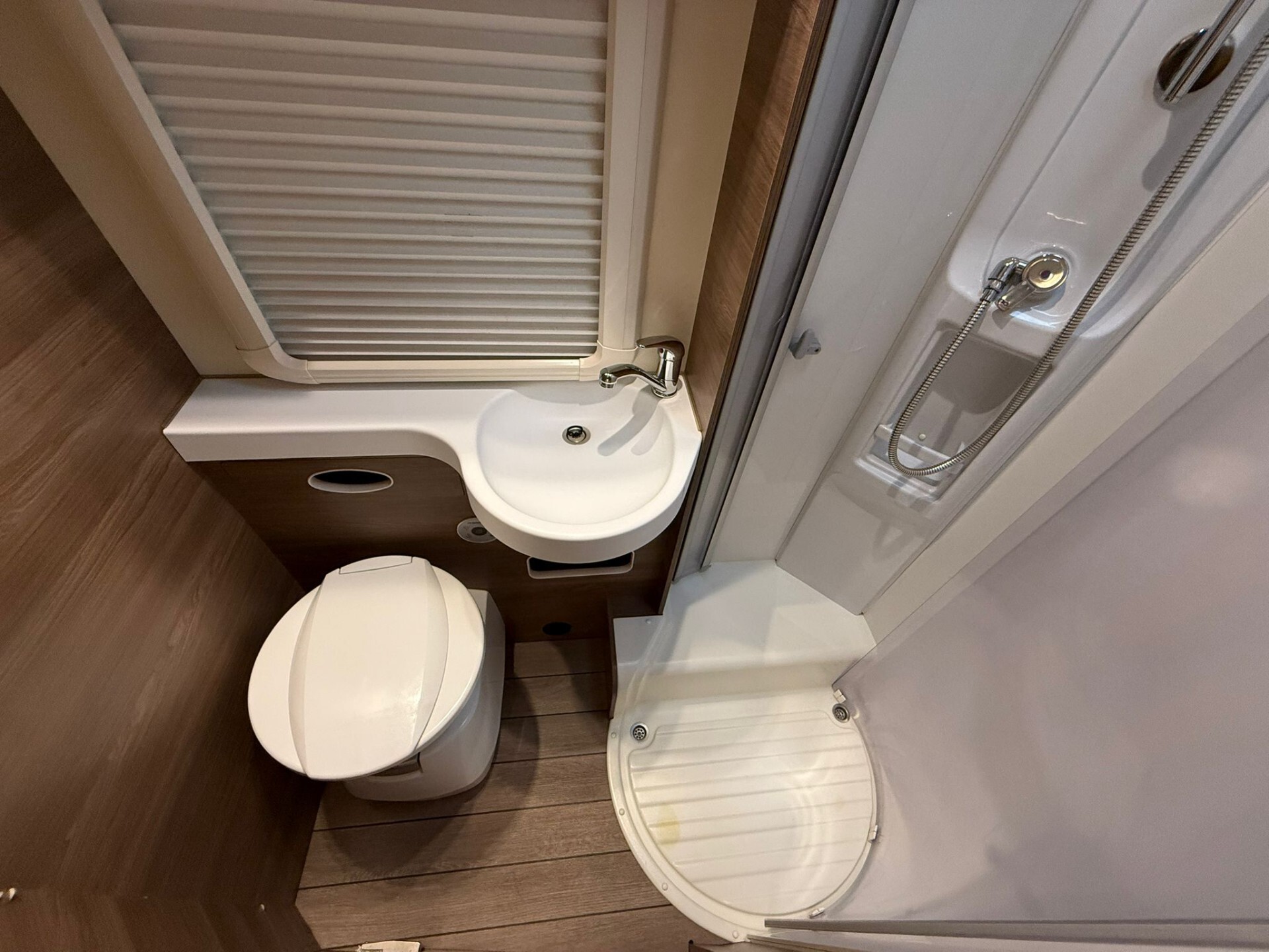 Knaus LIVE WAVE 700 MEG
