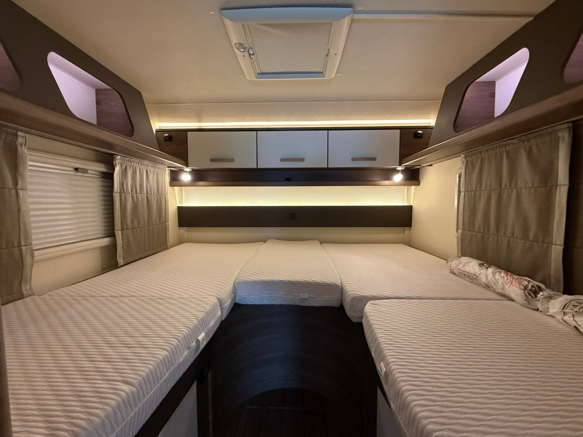Knaus LIVE WAVE 700 MEG