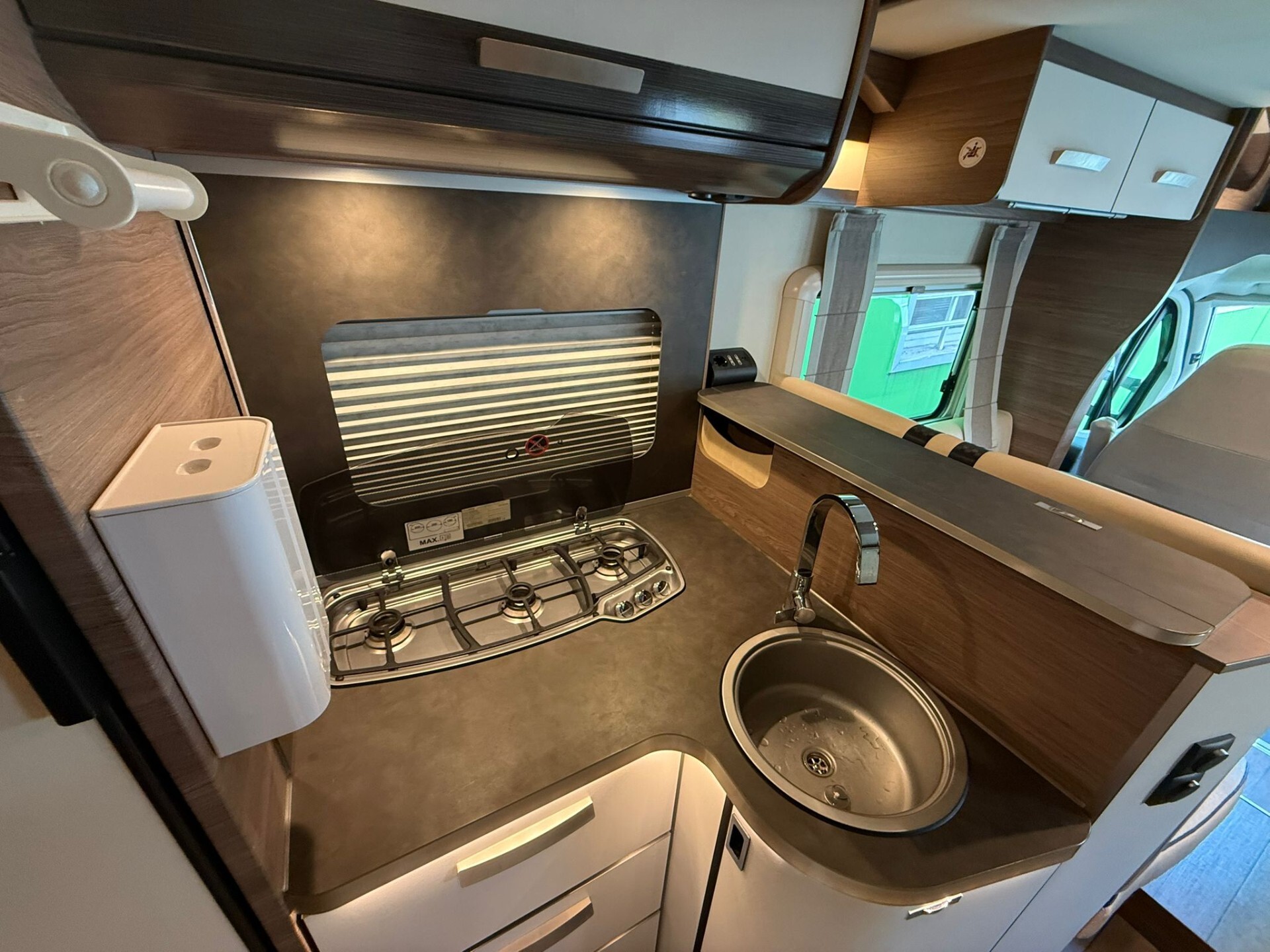 Knaus LIVE WAVE 700 MEG