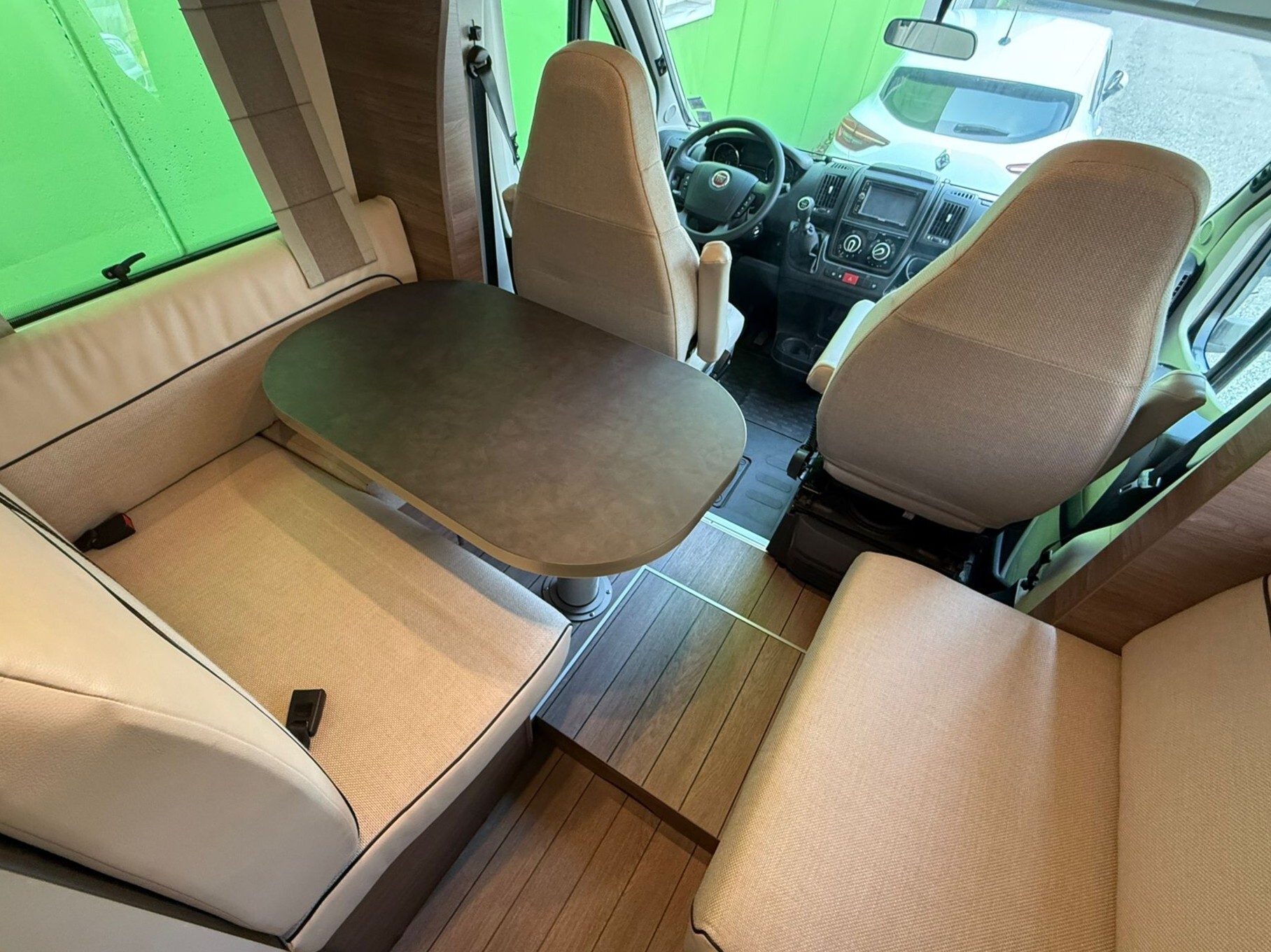 Knaus LIVE WAVE 700 MEG