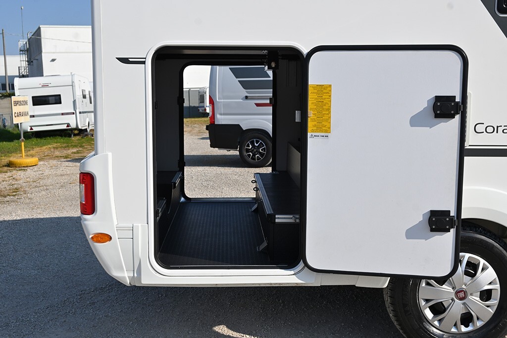 Adria Coral XL Axess 600 DP 6 posti omologati