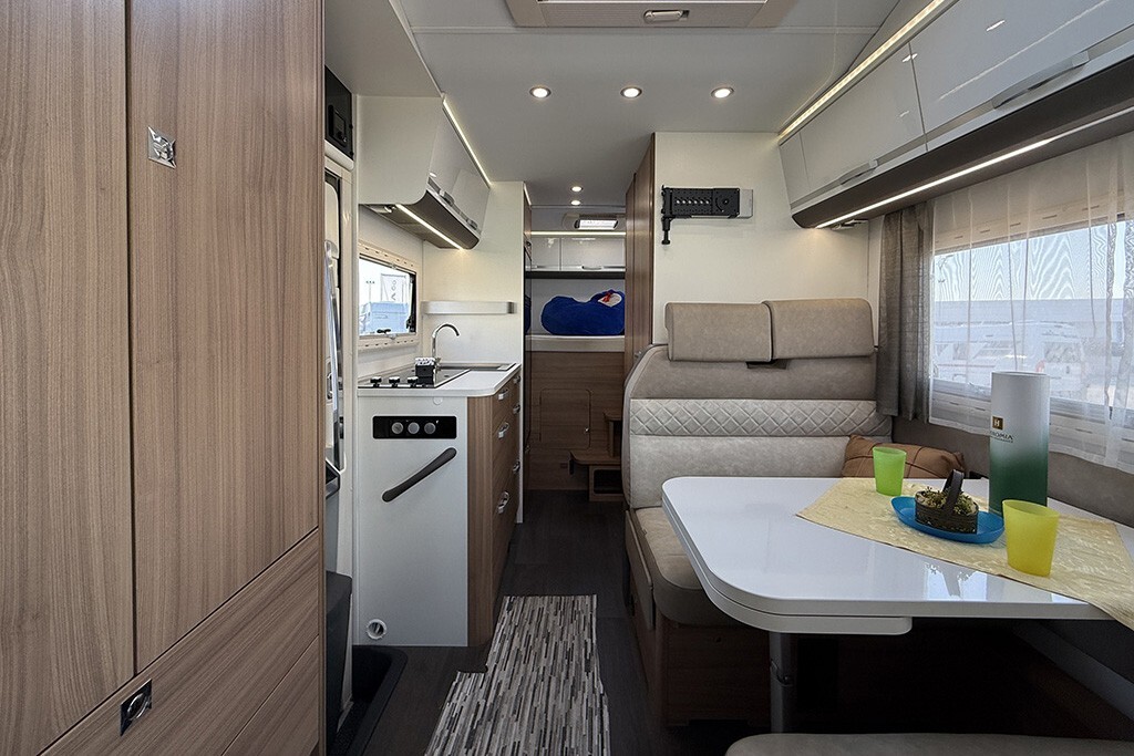 Adria Coral XL Axess 600 DP 6 posti omologati