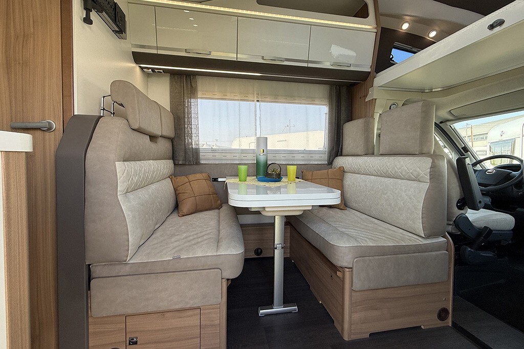 Adria Coral XL Axess 600 DP 6 posti omologati