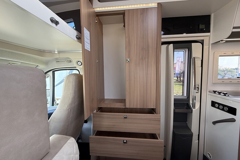 Adria Coral XL Axess 600 DP 6 posti omologati