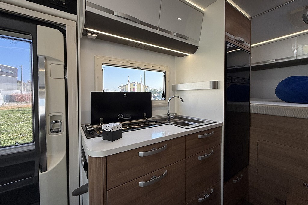 Adria Coral XL Axess 600 DP 6 posti omologati