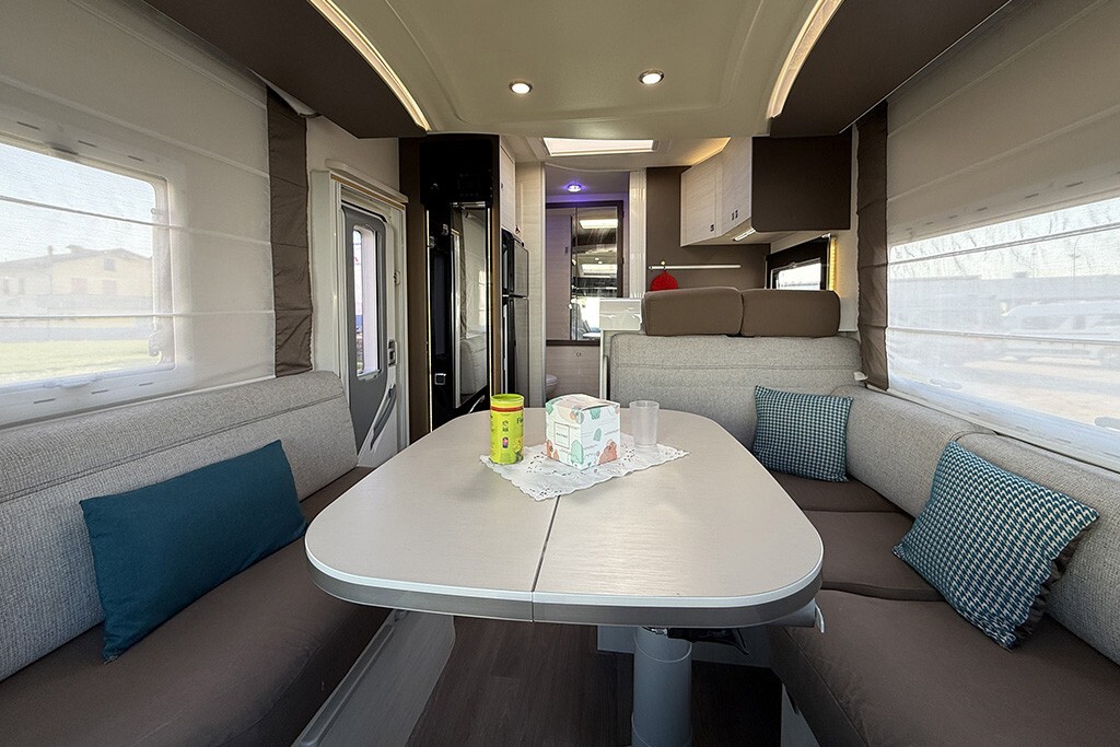 Chausson Welcome 610 maxi zona giorno
