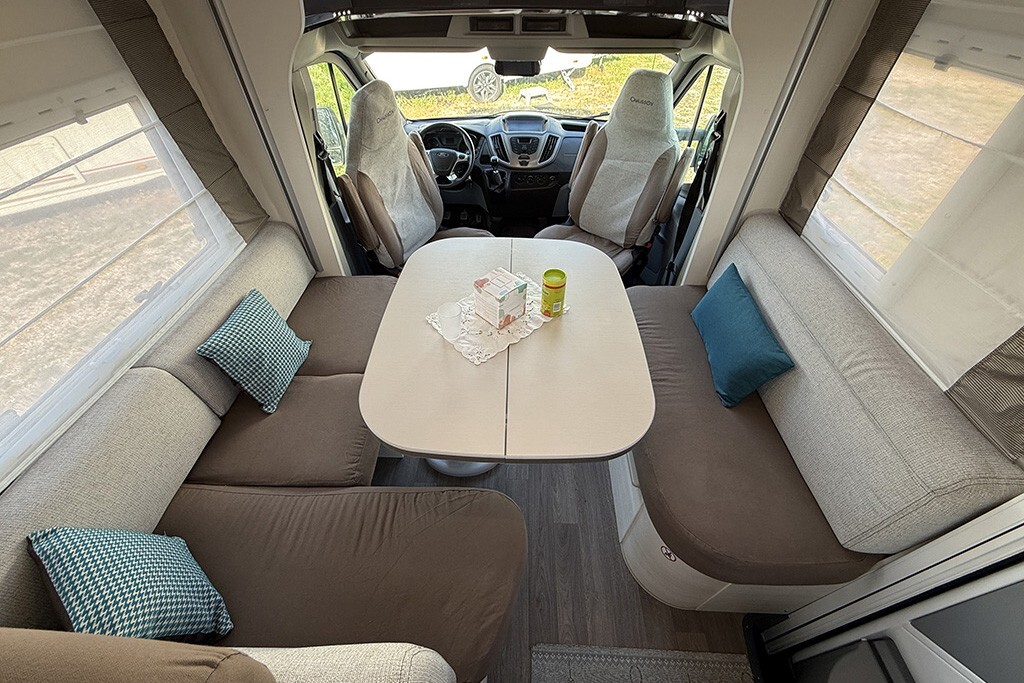 Chausson Welcome 610 maxi zona giorno