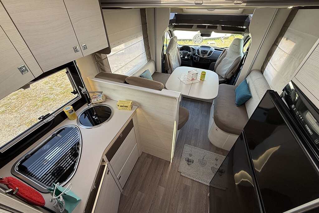 Chausson Welcome 610 maxi zona giorno