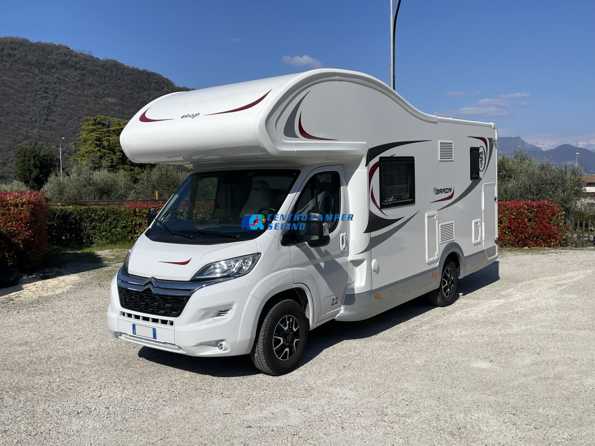 Elnagh Baron 22 camper mansardato 7 posti 6,99 mt