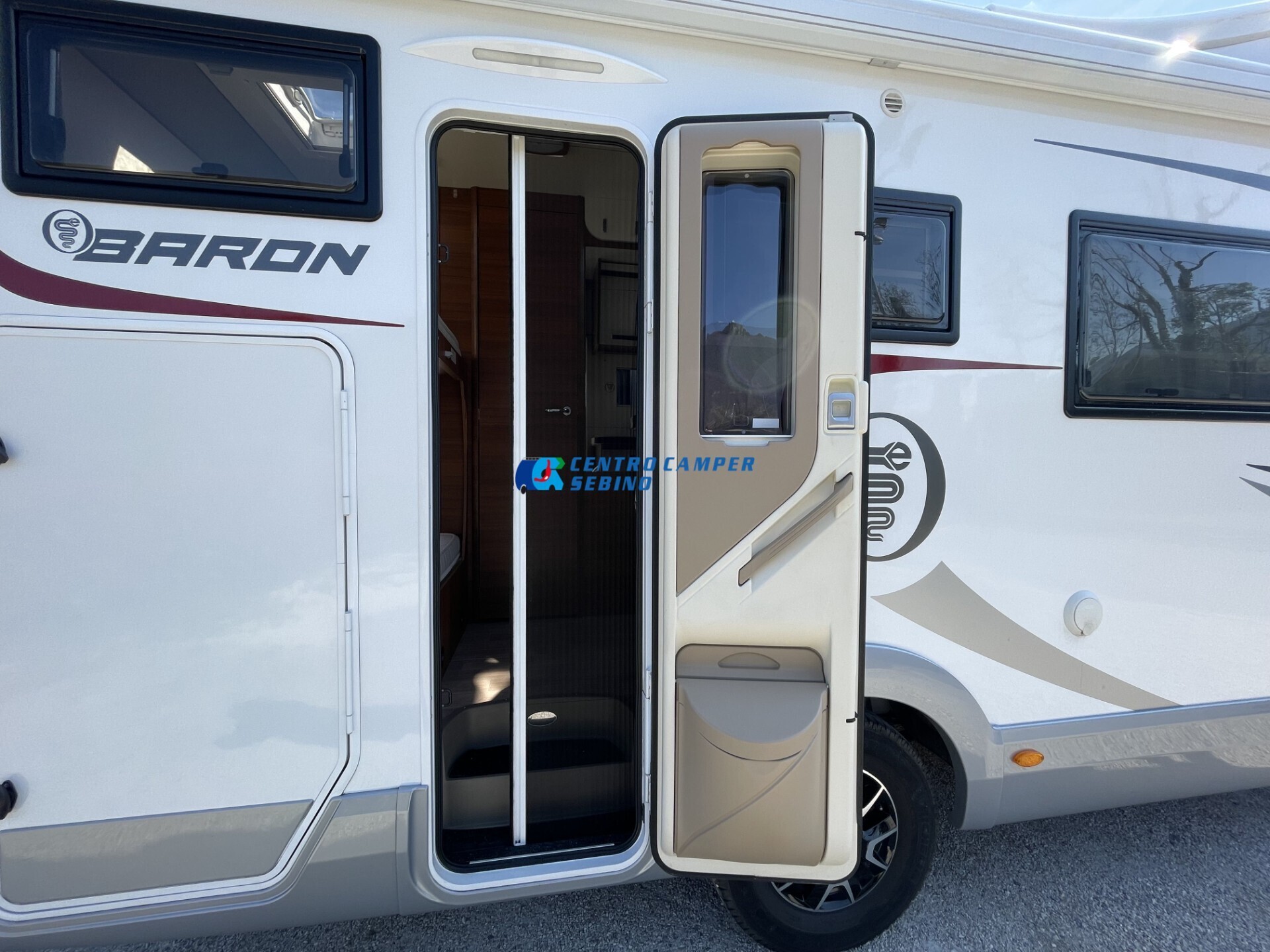 Elnagh Baron 22 camper mansardato 7 posti 6,99 mt