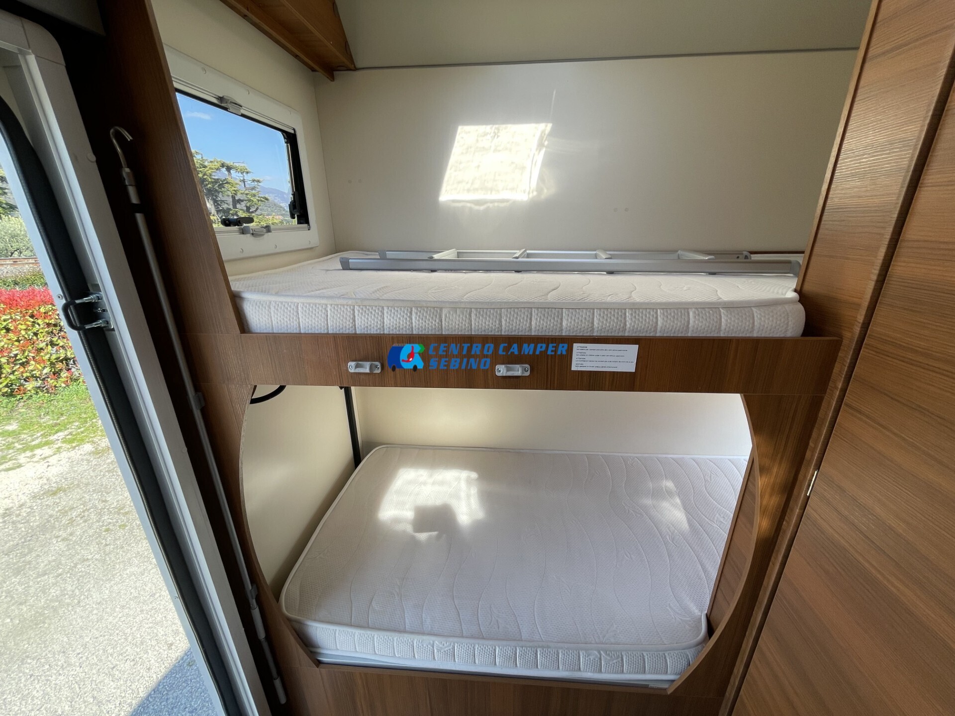 Elnagh Baron 22 camper mansardato 7 posti 6,99 mt