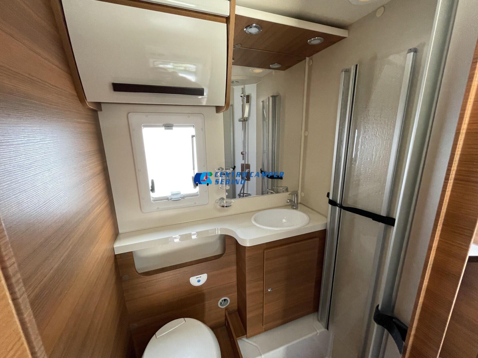 Elnagh Baron 22 camper mansardato 7 posti 6,99 mt
