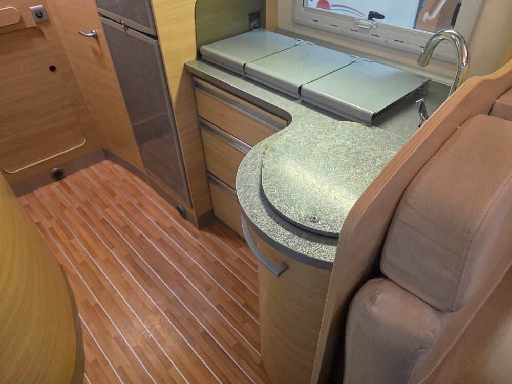 CAMPER ROLLER TEAM PEGASO GARAGE LIVING