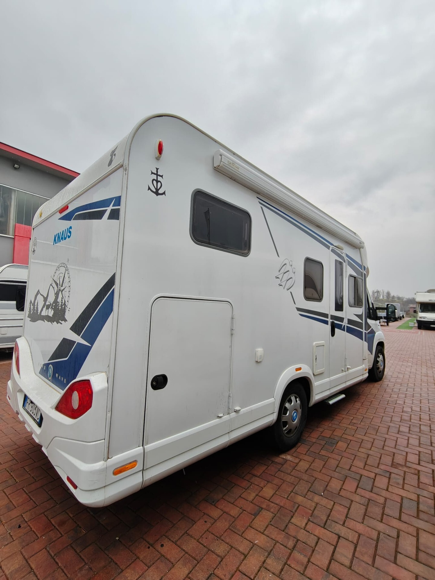 Camper Semintegrale Garage