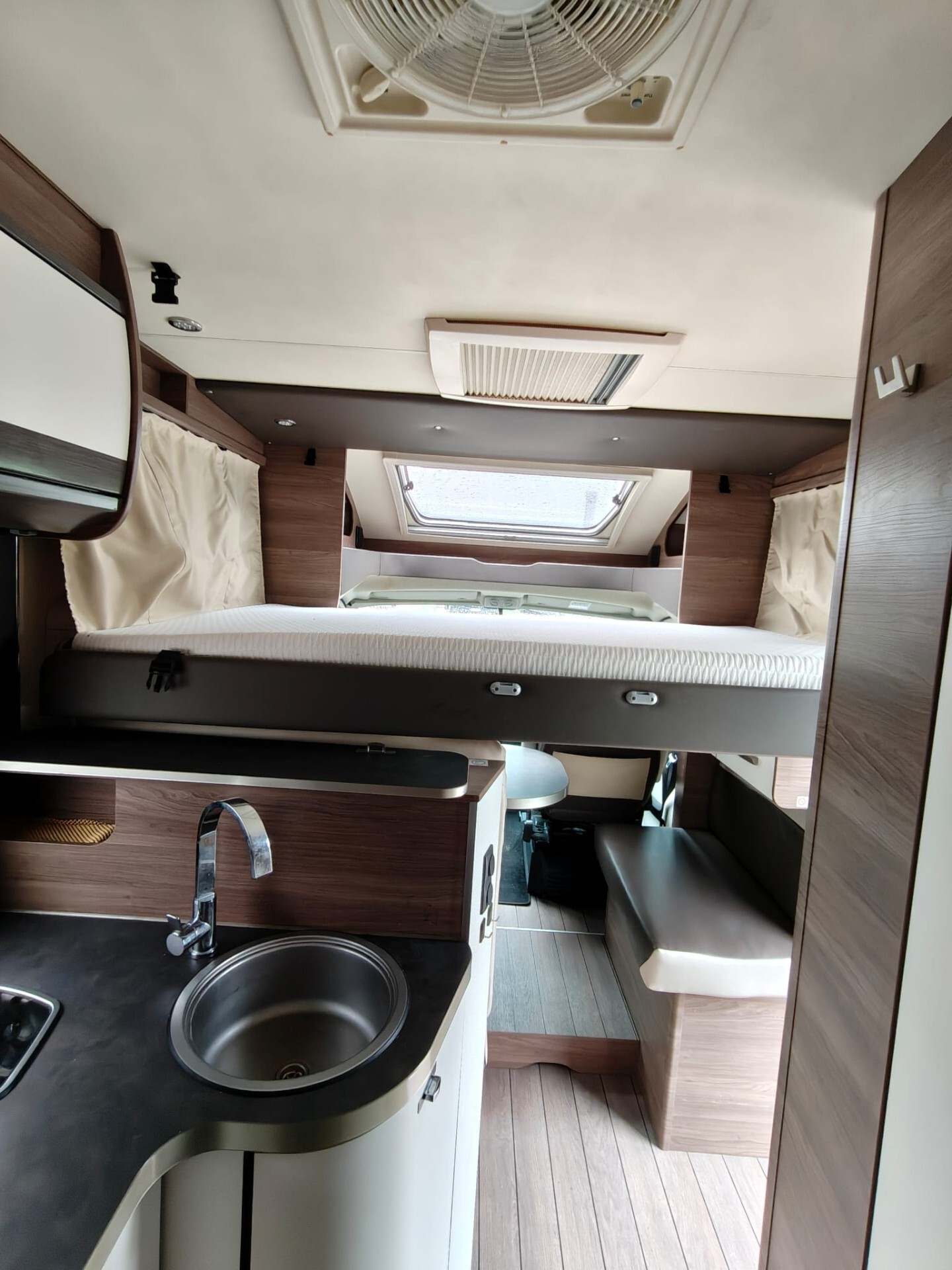 Camper Semintegrale Garage