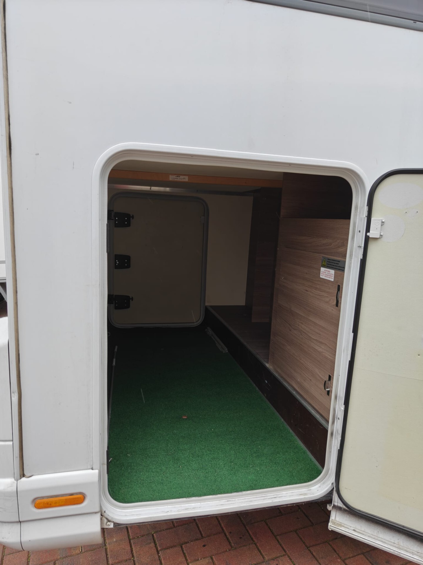 Camper Semintegrale Garage